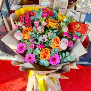 Buchet Naturale Trandafiri MiniRose MiniGerbera Lisianthus