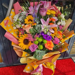 Buchet Colorat din Flori Naturale Modern