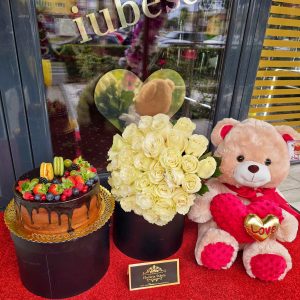 Surprize Domiciliu 31 Trandafiri Ursulet Tort