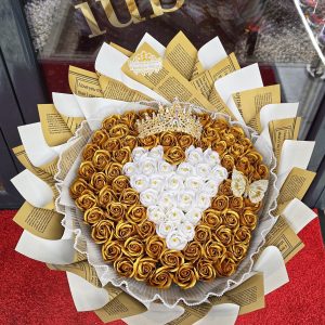 Buchet 101 Trandafiri Sapun Aurii Coronita