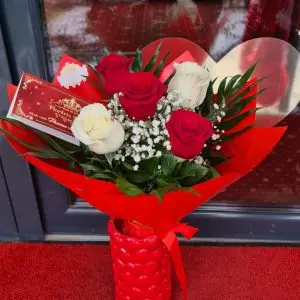 Buchet 5 Trandafiri Naturali Rosii Albi