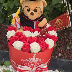 Aranjament Absolvire Cutie Trandafiri Ursulet Toca