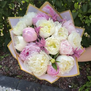 Buchet 15 Bujori Naturali Roz Albi
