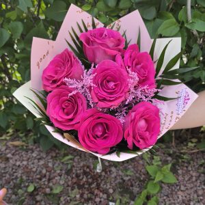 Buchet 7 Trandafiri Naturali Roz Ciclam