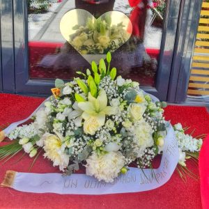 Aranjament Funerar Regal Flori Albe 100cm